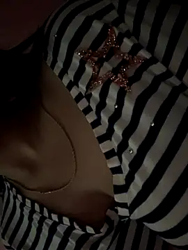 Snapshot of dorcormayssae chatting on November 21, 12:32 am dorcormayssae online show from November 21, 12:32 am