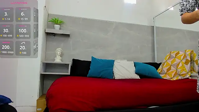 selenaflamemj online show from February 20, 7:03 pm