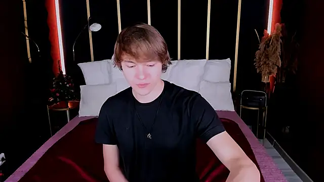 DonaldWoon online show from December 21, 6:09 am