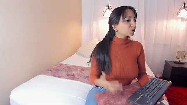 MiaRosy ValentinoRussel online show from November 27, 7:49 pm