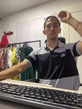 Snapshot of charlie_bass chatting on November 27, 4:03 am charlie bass online show from November 27, 4:03 am