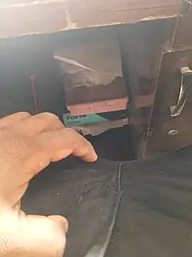 Snapshot of Roy___121 chatting on December 2, 4:07 am Roy 121 online show from December 2, 4:07 am