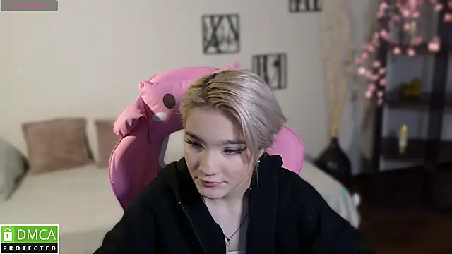 Megan Lora online show from November 24, 2:55 am