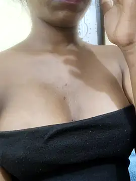 Simran 0011 online show from March 18, 2:04 am