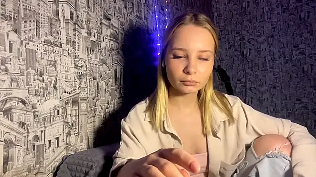 SophieLorein online show from November 29, 9:12 am