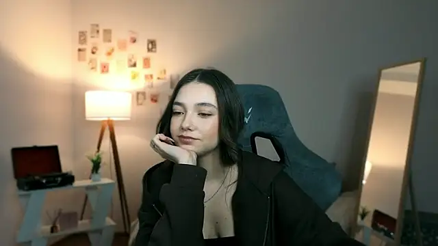 Vexorine online show from April 11, 7:40 pm