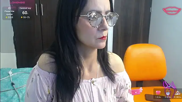 Juliana  lx online show from November 25, 1:11 pm