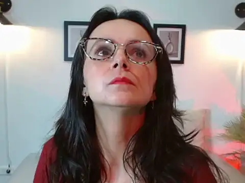 Juliana  lx online show from February 3, 1:49 pm