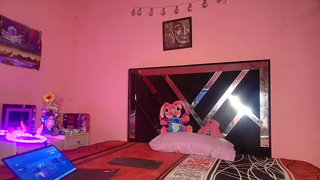 Venus2357 online show from April 6, 1:25 am