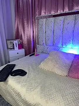 luna-fire online show from April 1, 2:56 am