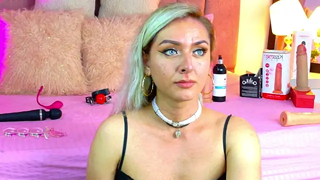 Lunitaa Diva online show from February 10, 3:49 pm