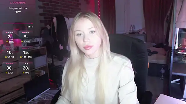 mollydollka online show from November 23, 3:12 pm