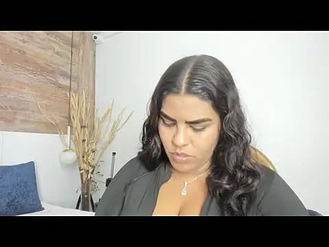 lathiffa online show from December 15, 10:47 pm