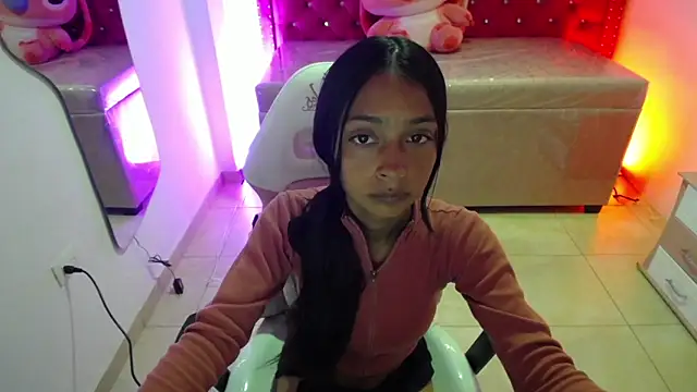 Aylanny m online show from December 2, 2:56 pm