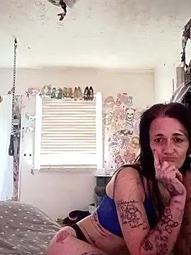 chaoticluvbug online show from March 10, 2:33 pm