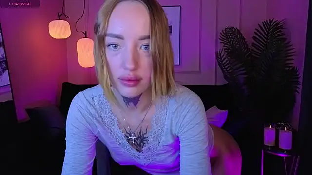 Snapshot of MarquiseMuse chatting on November 21, 9:30 am MarquiseMuse online show from November 21, 9:30 am