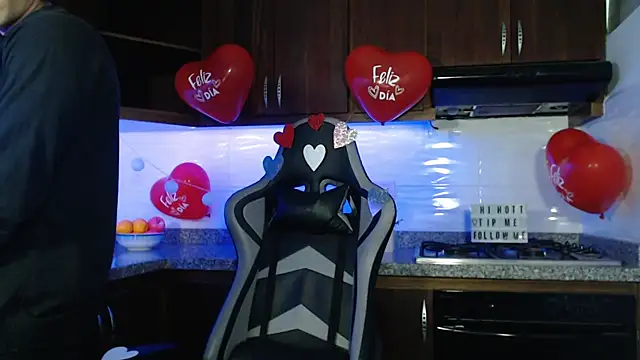 Snapshot of eren_jeager chatting on February 15, 1:13 am eren jeager online show from February 15, 1:13 am