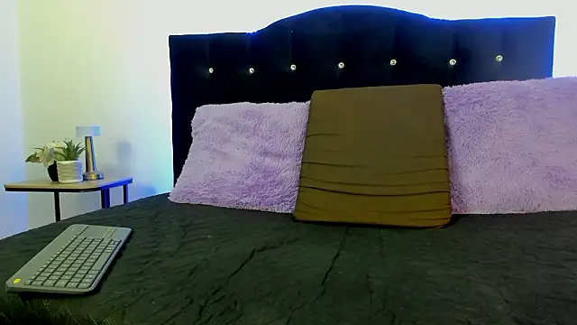 Snapshot of eren_jeager chatting on February 25, 1:15 am eren jeager online show from February 25, 1:15 am