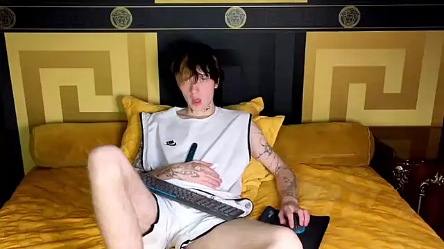 TRAVIS CLAS online show from November 23, 8:19 pm