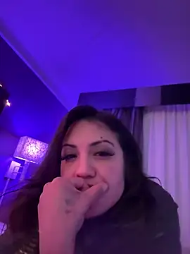 Snapshot of juicyonjuicy chatting on November 27, 12:18 pm juicyonjuicy online show from November 27, 12:18 pm