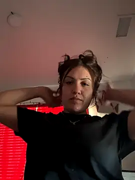 Snapshot of juicyonjuicy chatting on December 15, 4:55 pm juicyonjuicy online show from December 15, 4:55 pm