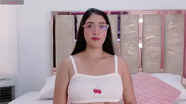 Isa londonn21 online show from December 4, 9:12 pm