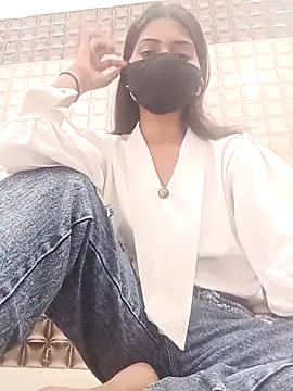 Lovely girl- online show from April 30, 5:25 am