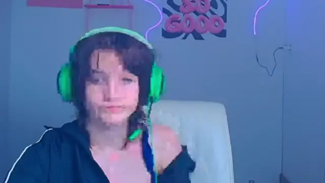 Alice Wonderme online show from January 9, 10:33 pm