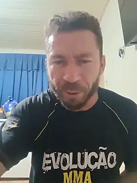 RobertoLuiz84 online show from May 13, 4:43 am