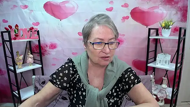 OlgaLuck online show from April 14, 5:35 am