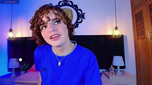 Skyee angel online show from March 19, 7:40 pm