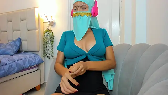 Dalia hatemm online show from February 4, 10:26 pm