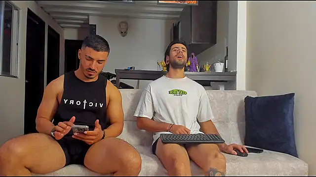 heteros curious online show from November 22, 11:48 pm