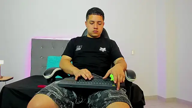 bry hill online show from December 3, 1:20 pm