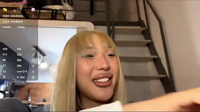 EIeniVanwart online show from January 17, 4:54 pm