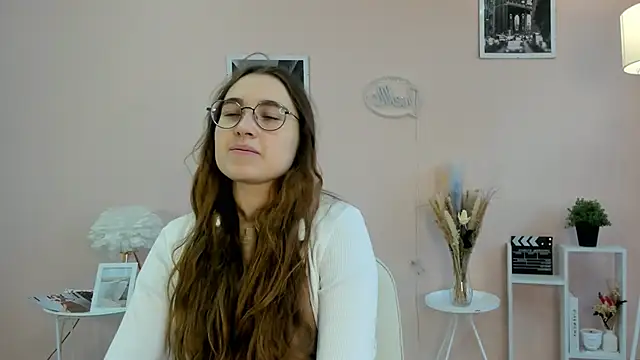 Snapshot of DebbraBickler chatting on November 26, 12:06 pm DebbraBickler online show from November 26, 12:06 pm