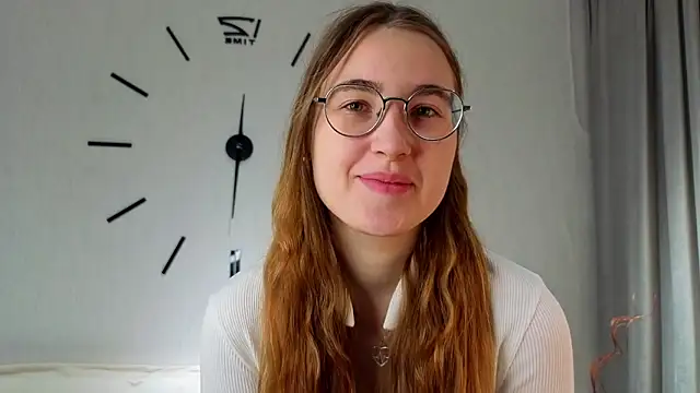 Snapshot of DebbraBickler chatting on November 30, 6:12 pm DebbraBickler online show from November 30, 6:12 pm