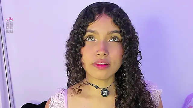 EloiseSweetxx online show from April 4, 1:41 pm