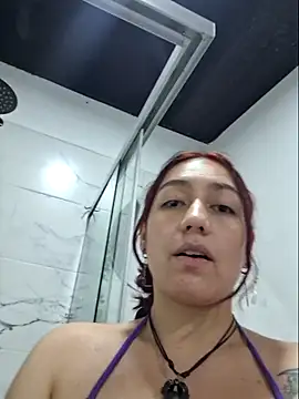 Eveeelyn25 online show from April 22, 11:28 pm