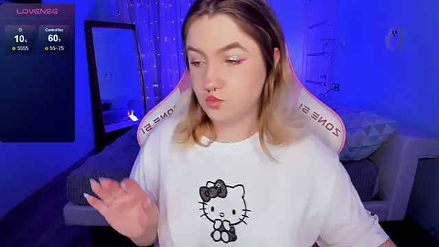 lovelyy julia online show from December 4, 8:23 am