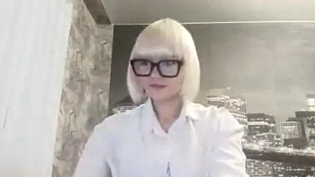 ElenoreVogtman online show from November 27, 6:26 am