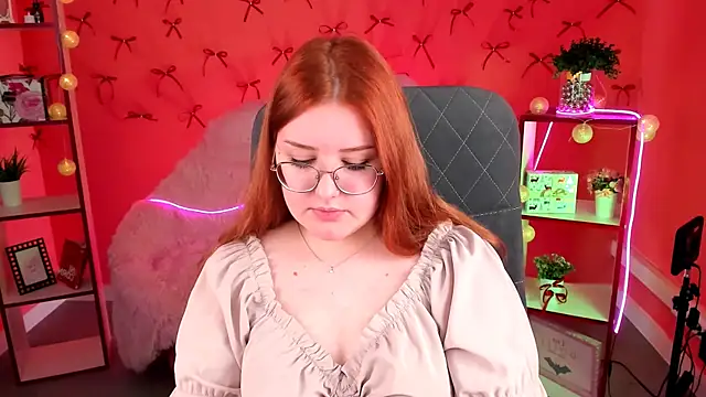 Snapshot of StaceyJensen chatting on December 2, 9:25 am StaceyJensen online show from December 2, 9:25 am