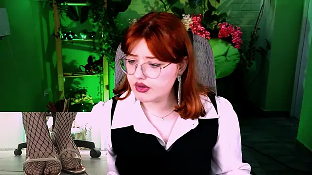 StaceyJensen online show from April 21, 8:42 am