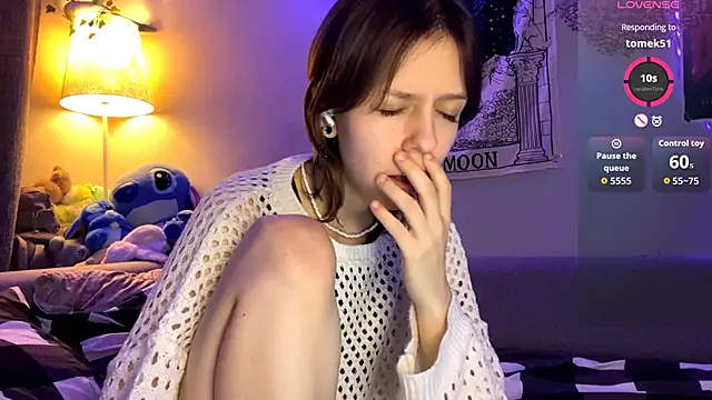 Snapshot of FairyLuna chatting on November 28, 11:07 pm FairyLuna online show from November 28, 11:07 pm