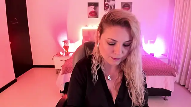 Violeta Hotter online show from December 18, 11:16 am