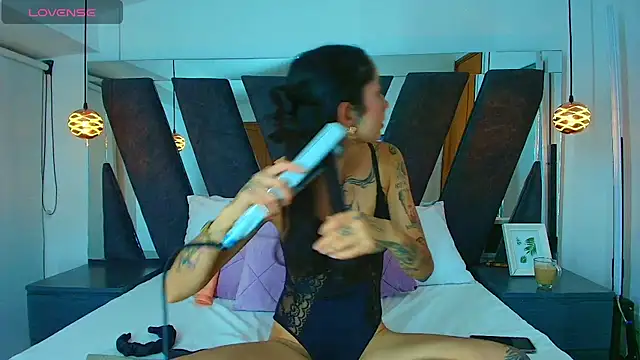 Snapshot of princess_deimos__ chatting on November 25, 12:54 am princess deimos online show from November 25, 12:54 am