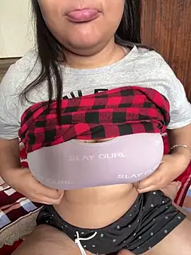 DivyaSharma999 online show from November 24, 7:30 am