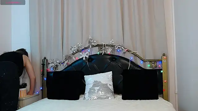 Leona Rae online show from December 23, 9:29 am