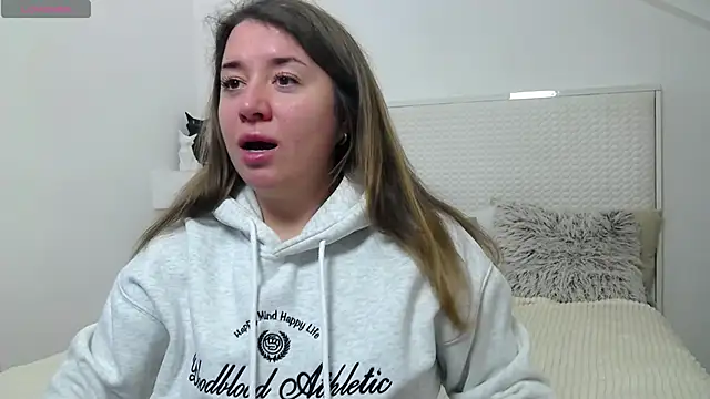 Leona Rae online show from January 13, 1:49 pm