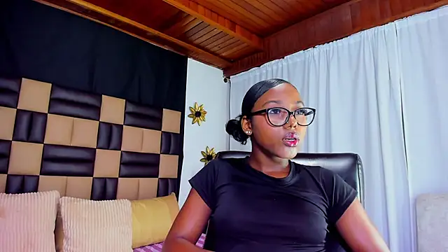 Snapshot of MelodyBrooks chatting on November 25, 5:13 pm MelodyBrooks online show from November 25, 5:13 pm